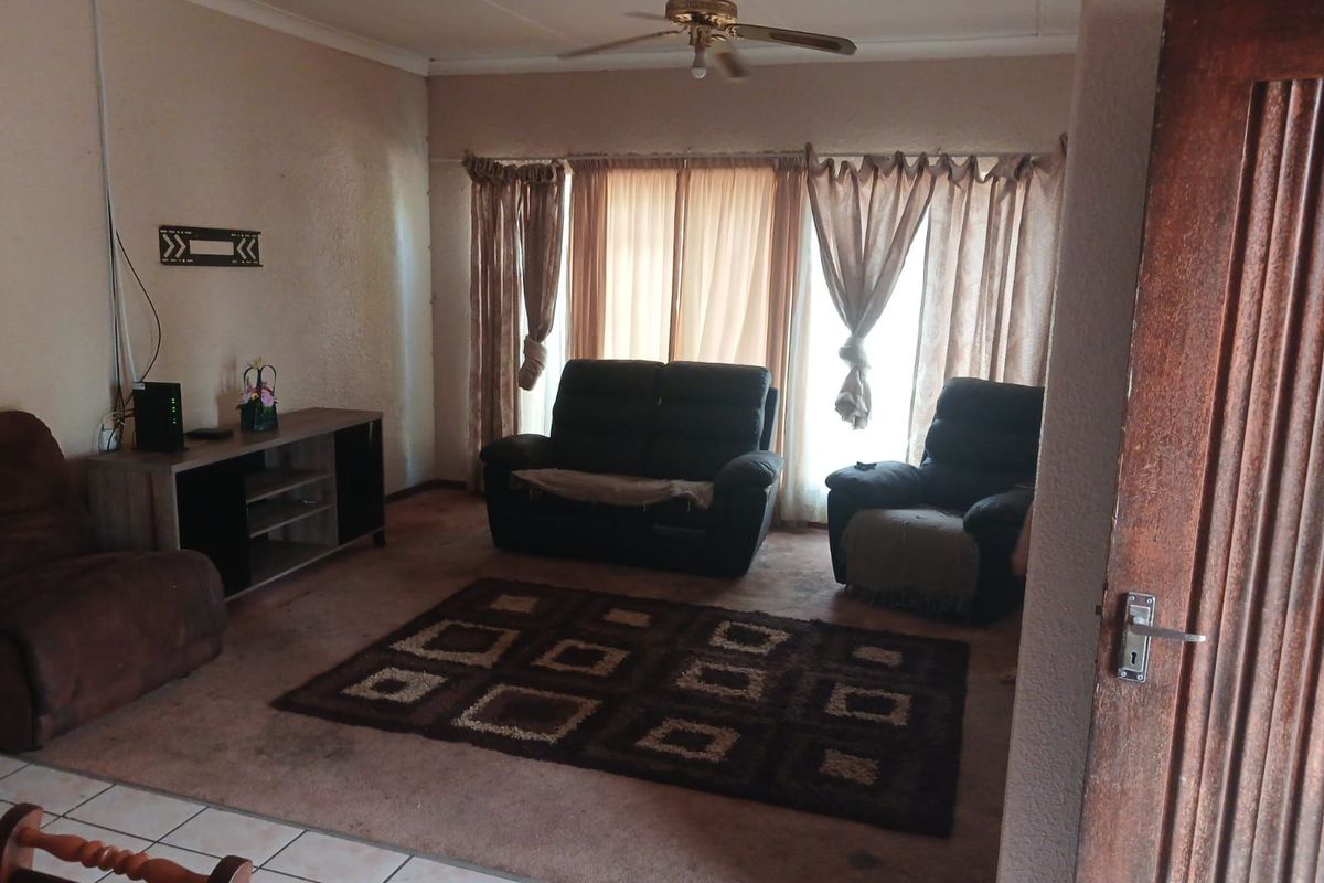 House For Sale in Meiringspark - Photo 4