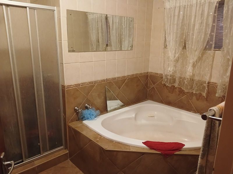 House For Sale in Meiringspark - Photo 10