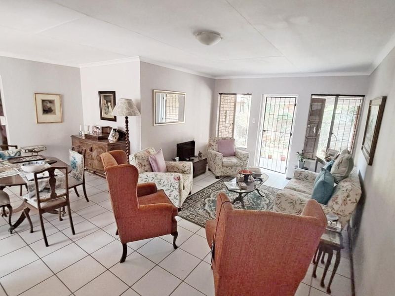 Townhouse For Sale in Rooihuiskraal - Photo 4