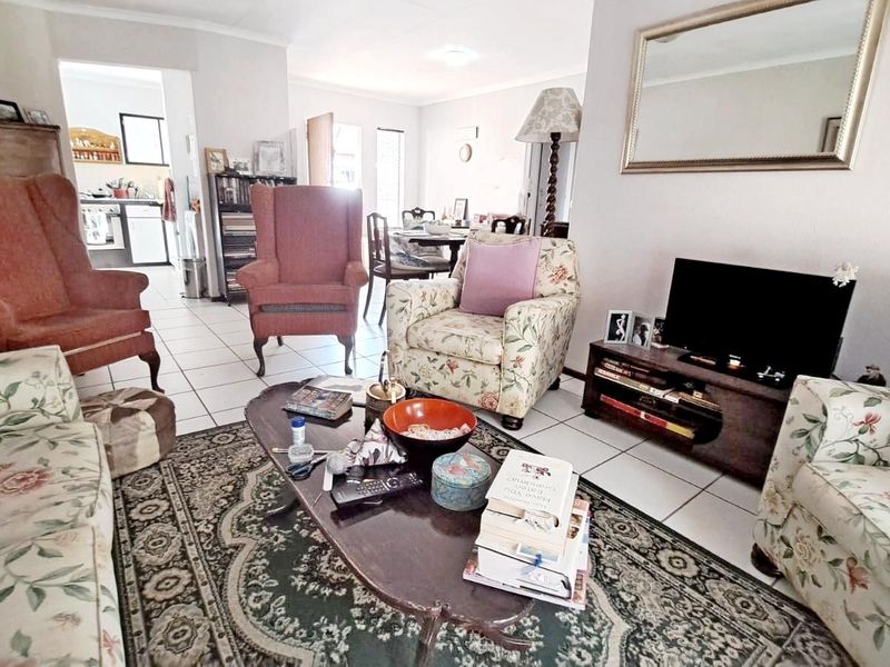 Townhouse For Sale in Rooihuiskraal - Photo 10