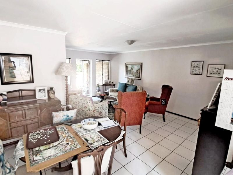 Townhouse For Sale in Rooihuiskraal - Photo 7