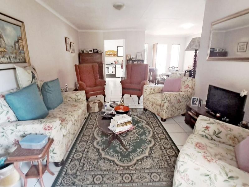 Townhouse For Sale in Rooihuiskraal - Photo 5