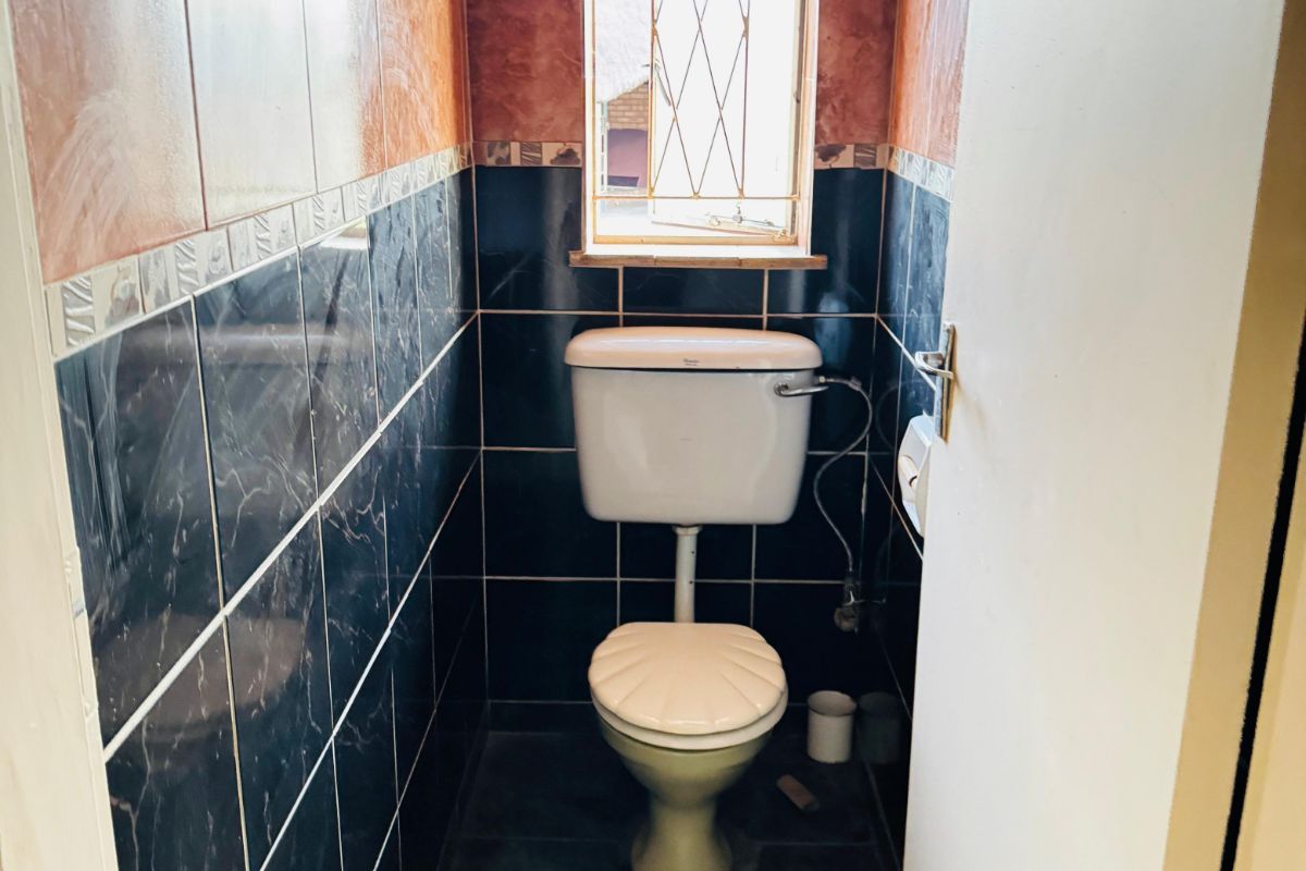 House For Sale in Witbank Ext 8 - Photo 5