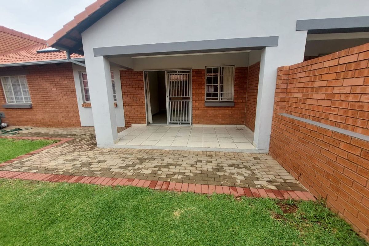 Townhouse To Rent in Monavoni - Photo 3