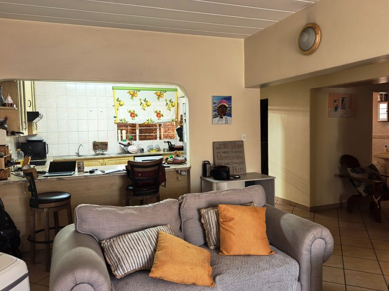 Apartment For Sale in Zwartkop - Photo 5