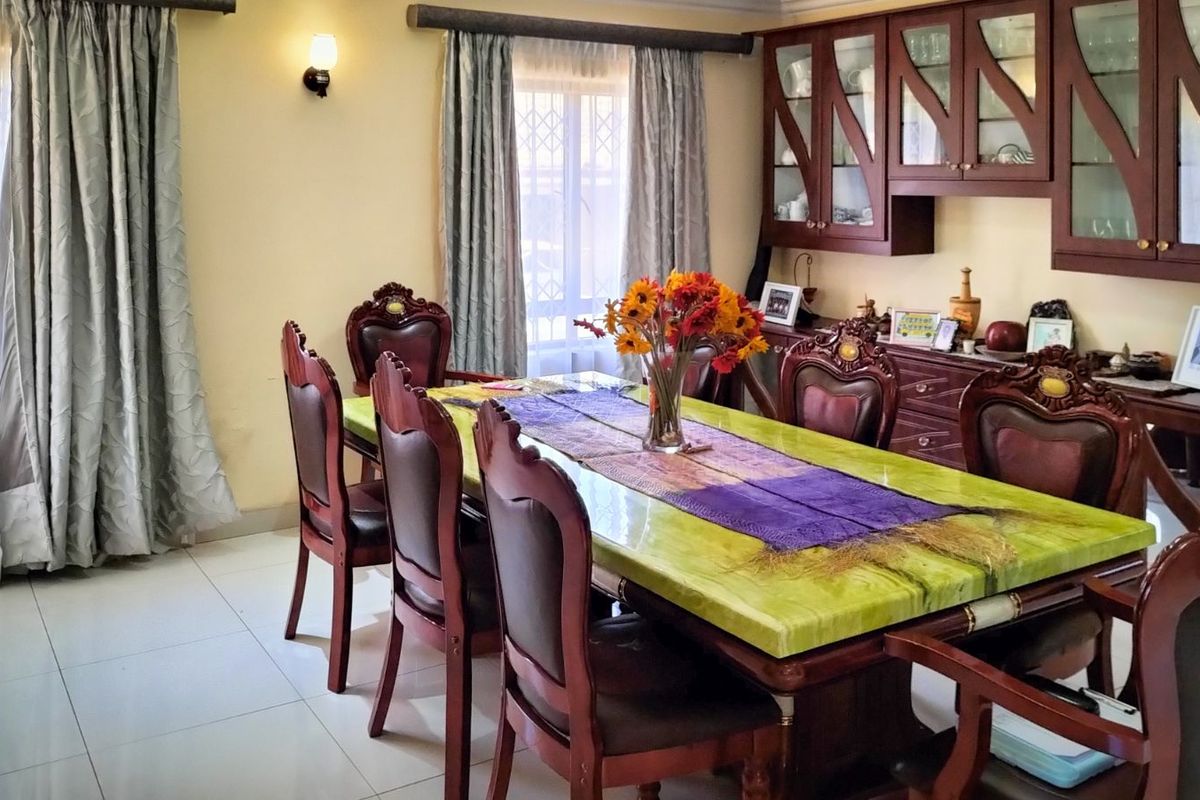 House For Sale in Sheffield Beach - Photo 5