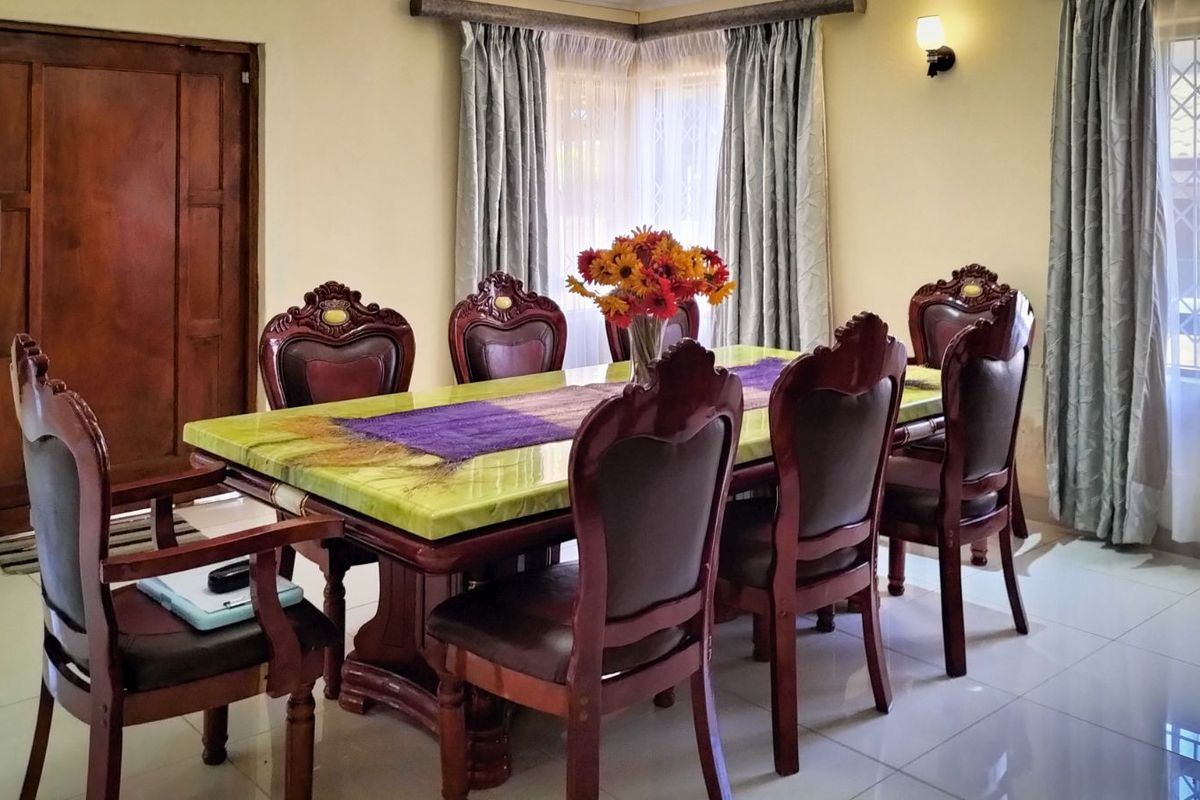 House For Sale in Sheffield Beach - Photo 3