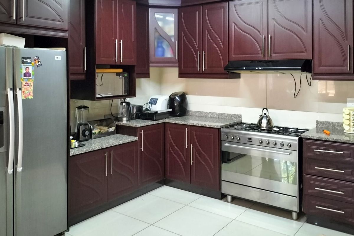 House For Sale in Sheffield Beach - Photo 4