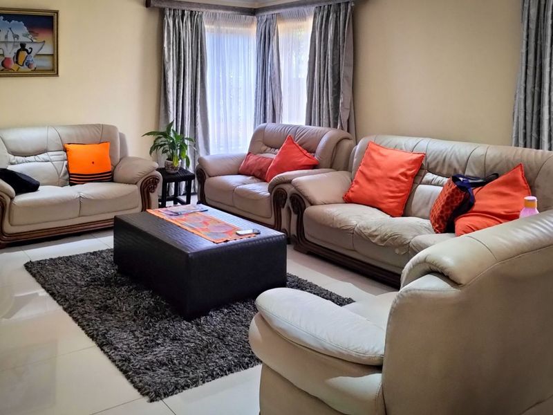 House For Sale in Sheffield Beach - Photo 8