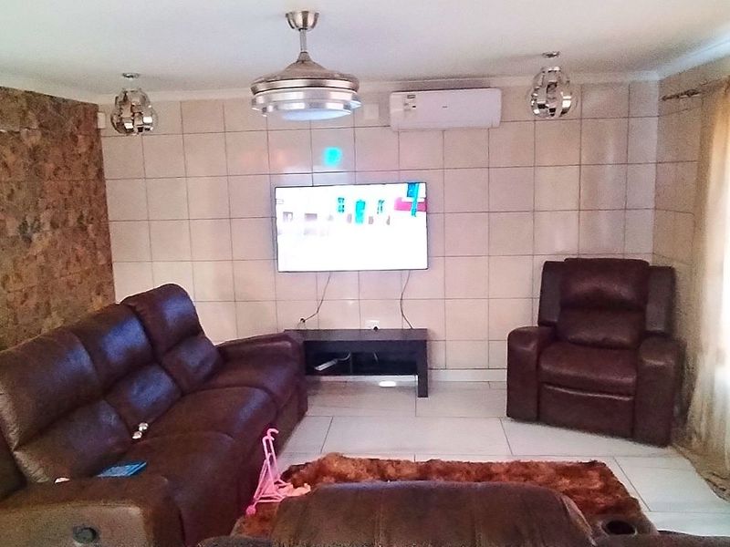 Townhouse For Sale in Aquapark - Photo 6