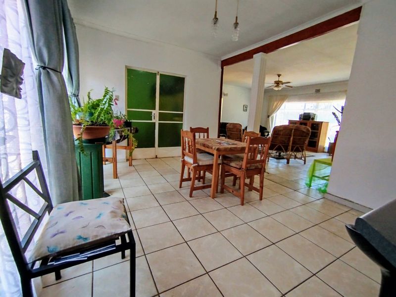 House For Sale in Stilfontein Ext 4 - Photo 2