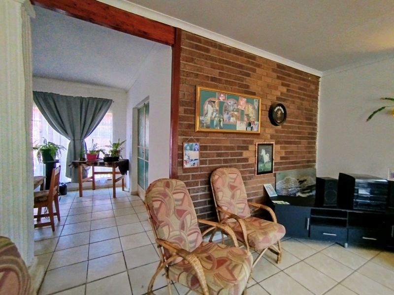 House For Sale in Stilfontein Ext 4 - Photo 10