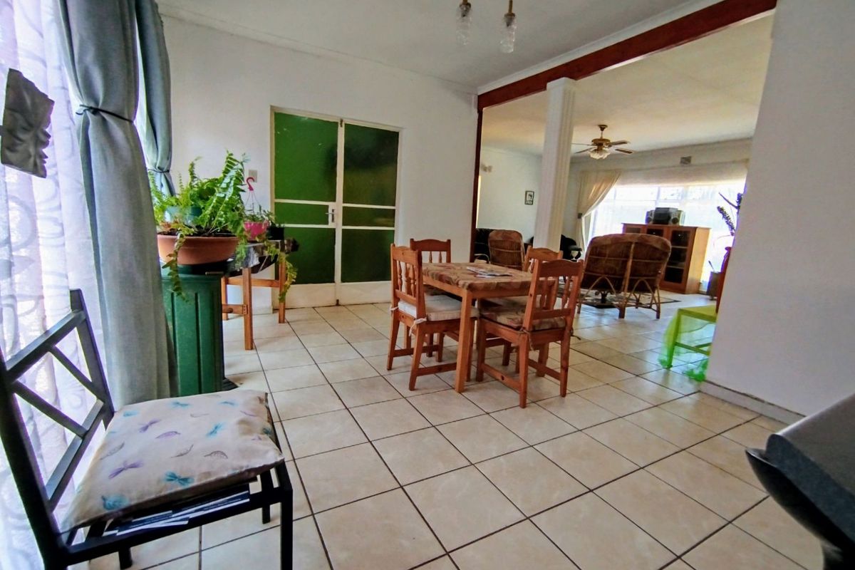 House For Sale in Stilfontein Ext 4 - Photo 2