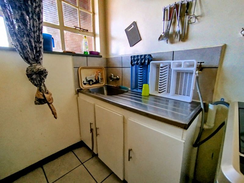 Apartment For Sale in Stilfontein Central - Photo 6