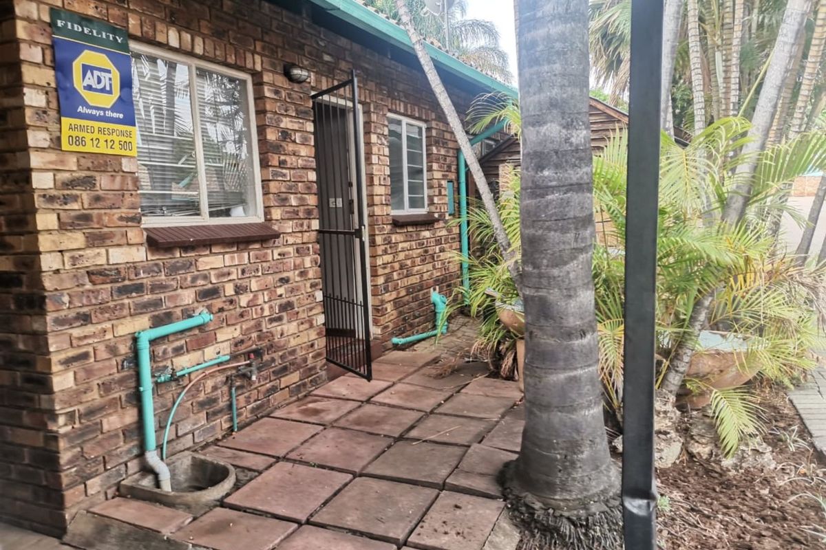 Townhouse For Sale in The Orchards - Photo 4