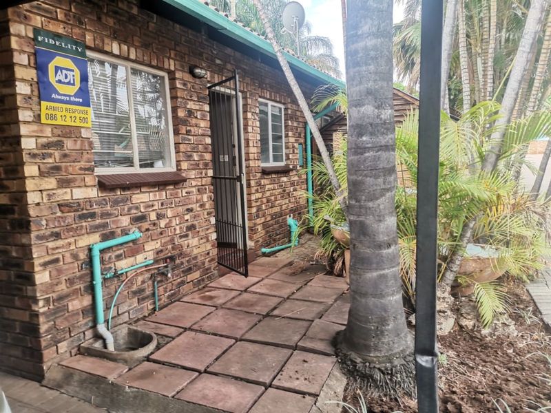 Townhouse For Sale in The Orchards - Photo 4