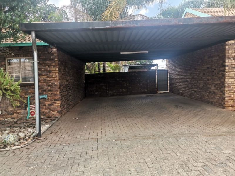 Townhouse For Sale in The Orchards - Photo 9