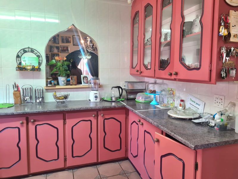 House For Sale in Royldene - Photo 9