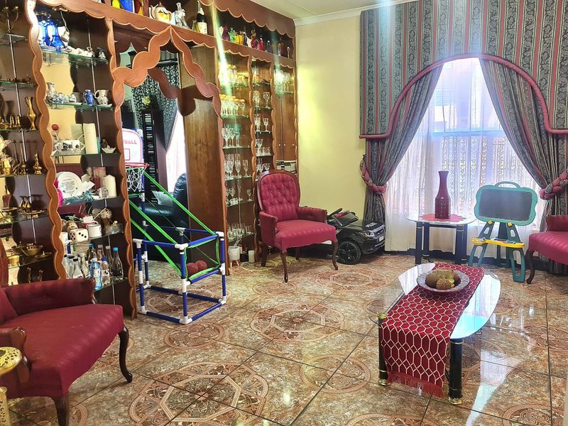 House For Sale in Royldene - Photo 5