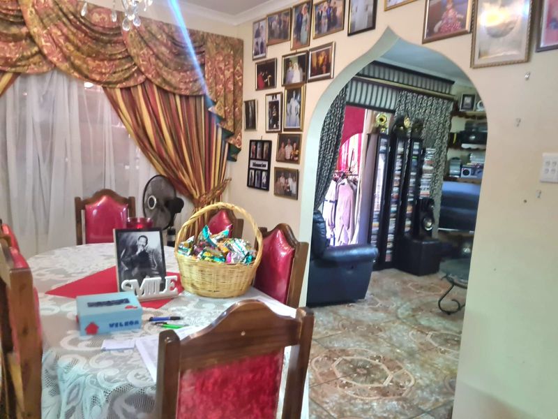 House For Sale in Royldene - Photo 8