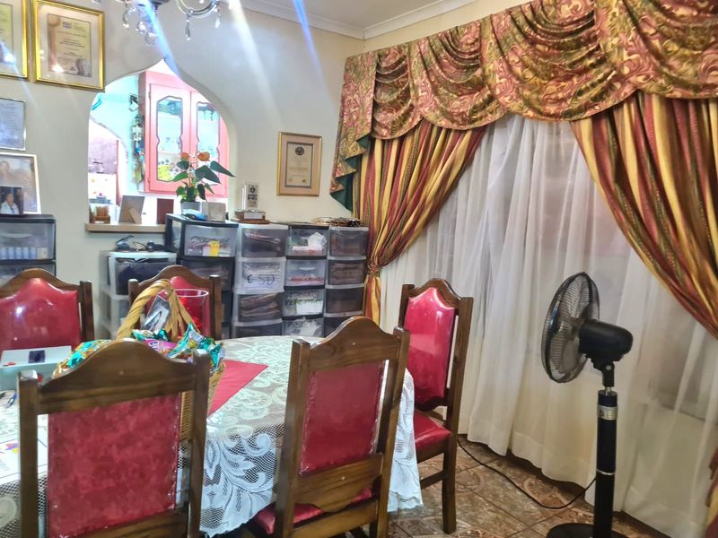 House For Sale in Royldene - Photo 7