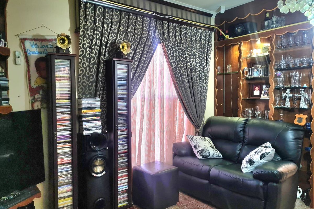 House For Sale in Royldene - Photo 3