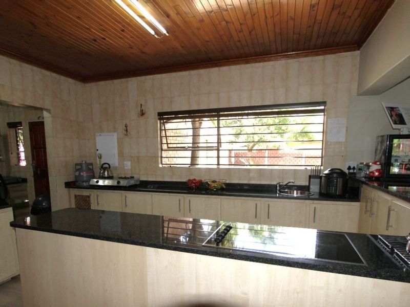 House For Sale in Nederlandpark - Photo 7