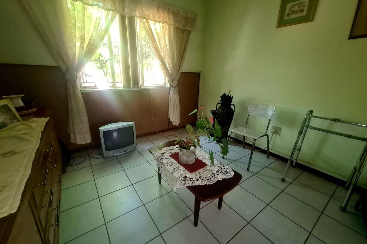 House For Sale in Utility - Photo 4