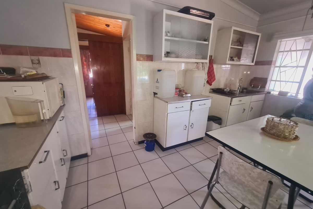 House For Sale in Utility - Photo 3