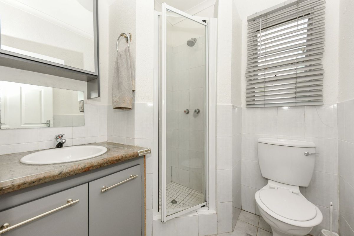 Townhouse For Sale in Douglasdale - Photo 2