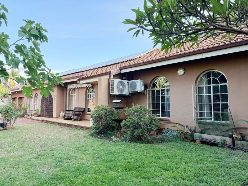 House For Sale in The Orchards - Photo 2