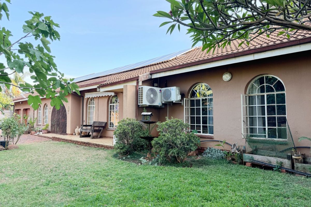 House For Sale in The Orchards - Photo 2