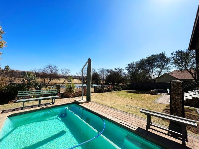 House For Sale in Pebble Rock Golf Village - Photo 4