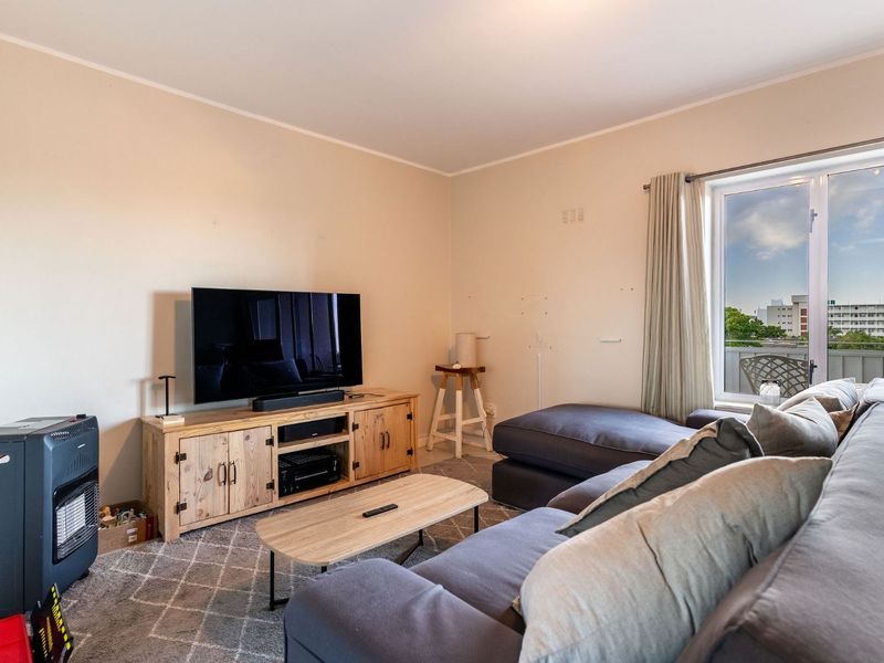 Apartment For Sale in Kenilworth - Photo 5