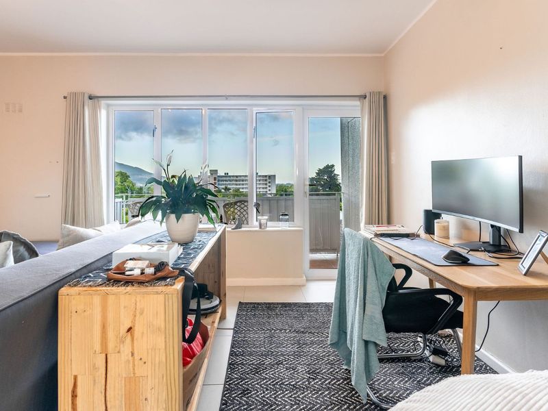 Apartment For Sale in Kenilworth - Photo 8