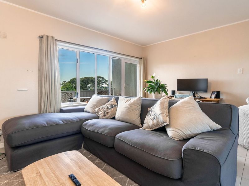 Apartment For Sale in Kenilworth - Photo 7