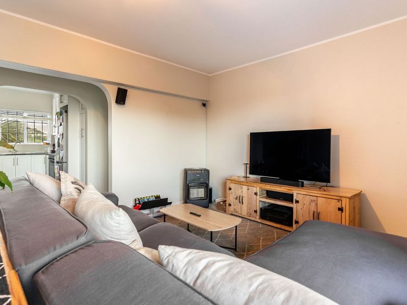 Apartment For Sale in Kenilworth - Photo 6