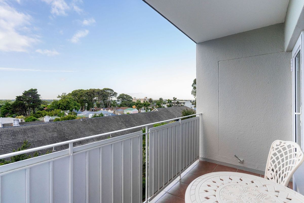 Apartment For Sale in Kenilworth - Photo 4