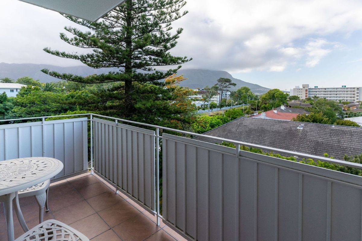 Apartment For Sale in Kenilworth - Photo 2