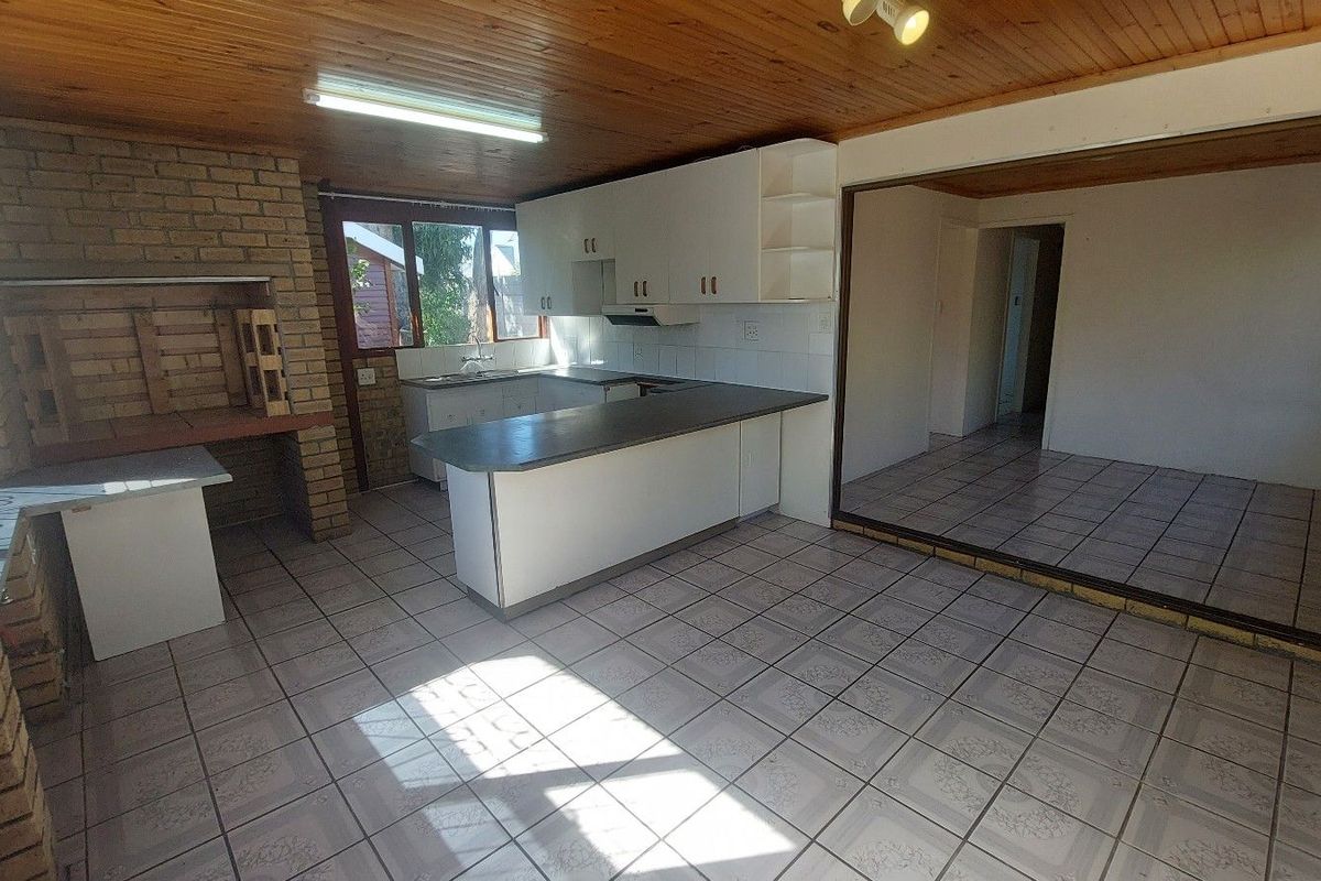 Townhouse For Sale in Parks Estate - Photo 2