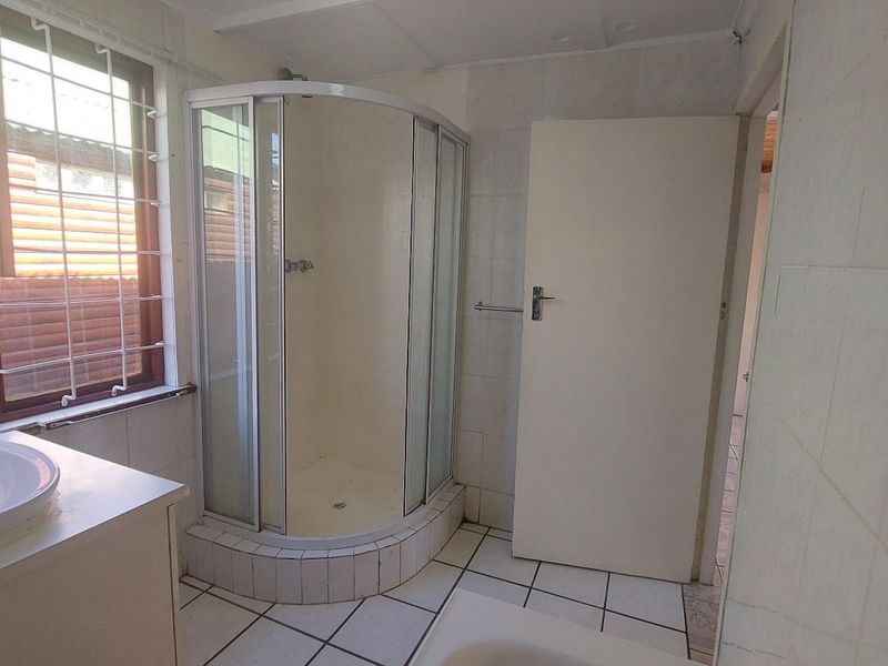 Townhouse For Sale in Parks Estate - Photo 9