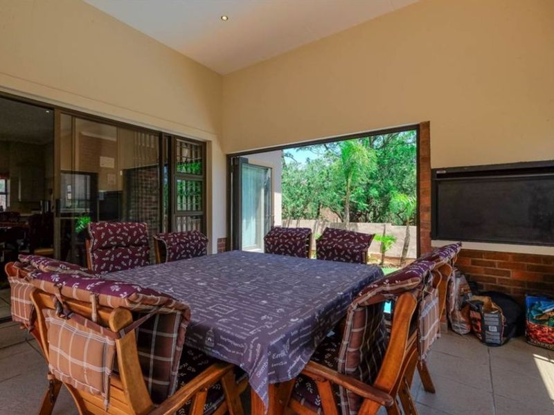 Townhouse For Sale in Ruimsig Country Estate - Photo 7