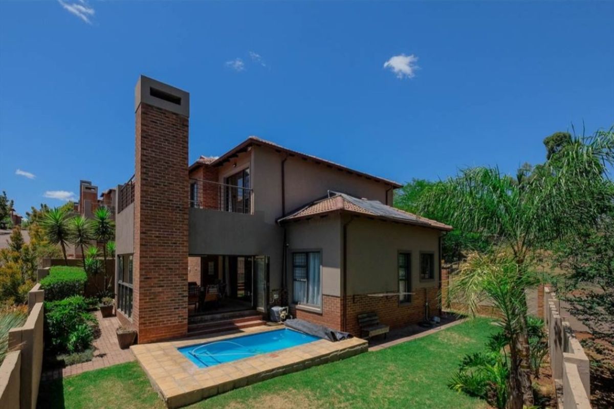 Townhouse For Sale in Ruimsig Country Estate - Photo 3