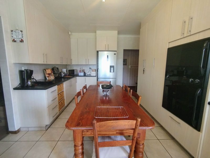 House For Sale in Ventersdorp Central - Photo 4