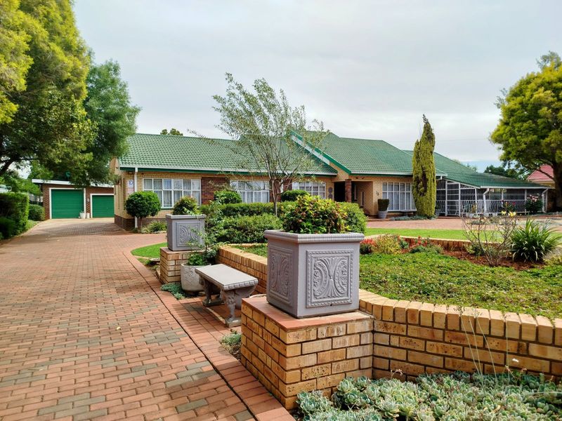 House For Sale in Ventersdorp Central - Photo 2