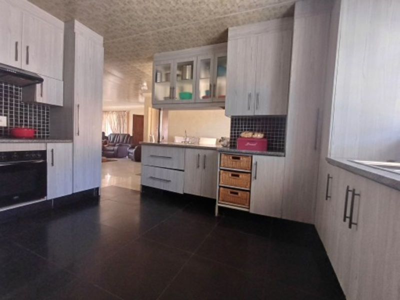 House For Sale in Freemanville - Photo 7