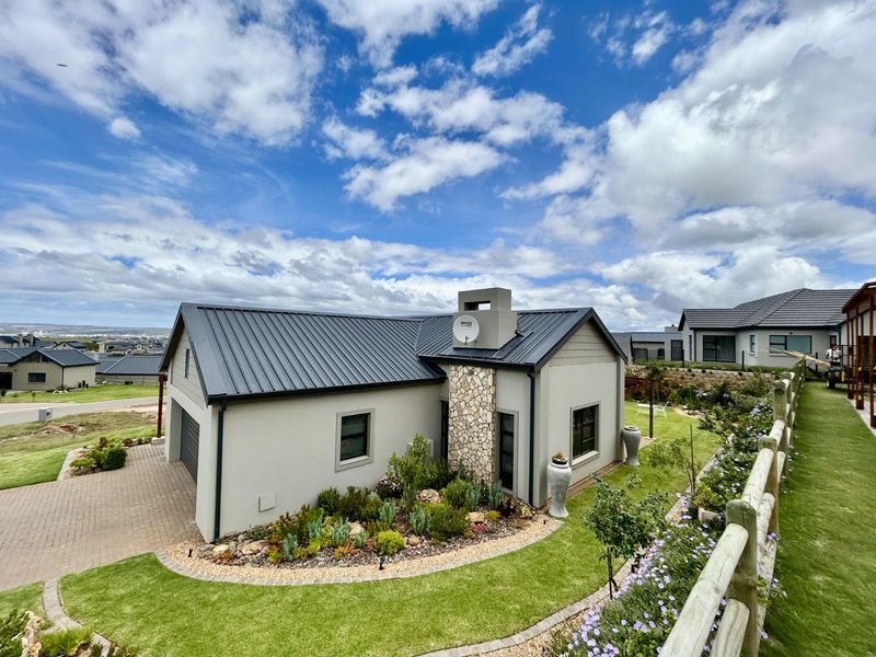 House For Sale in Hartland Lifestyle Estate - Photo 7