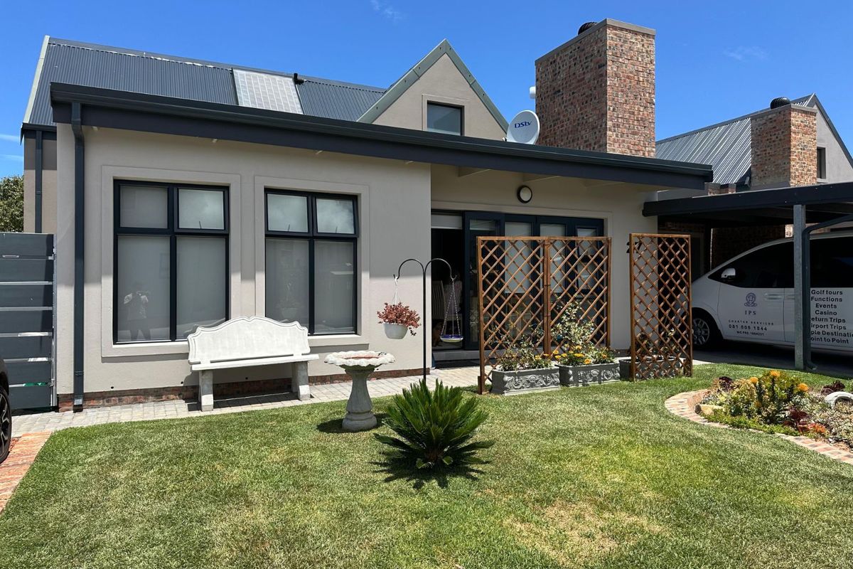 House For Sale in Hartenbos Central - Photo 2