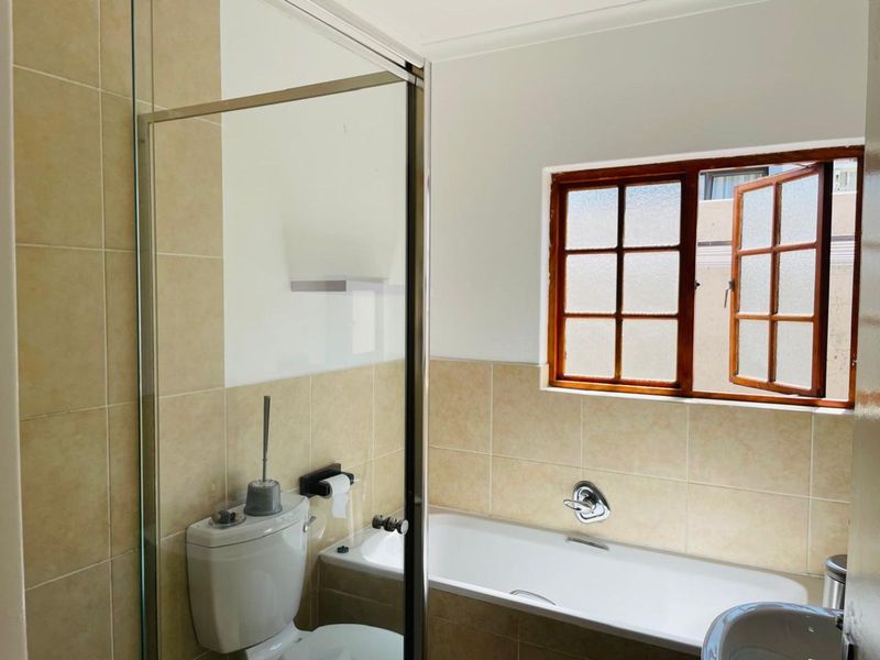 House For Sale in Summerset - Photo 8