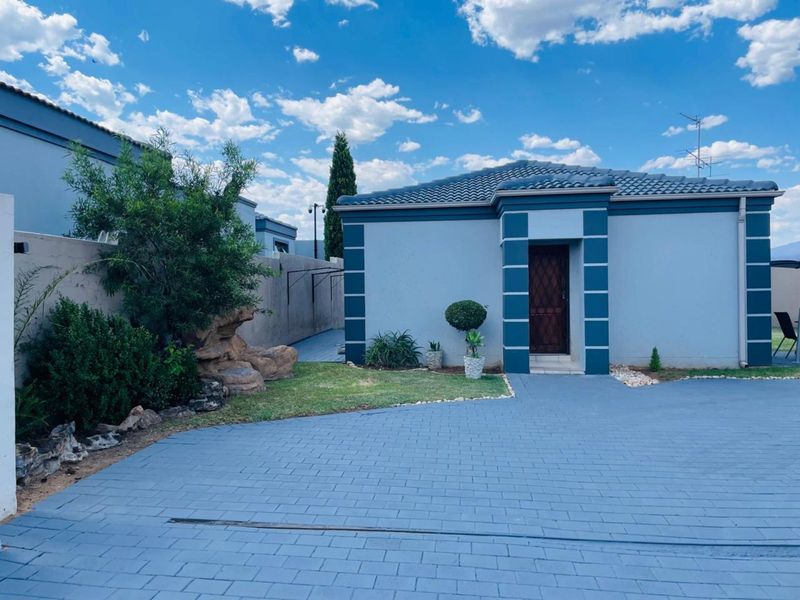 House For Sale in Summerset - Photo 6